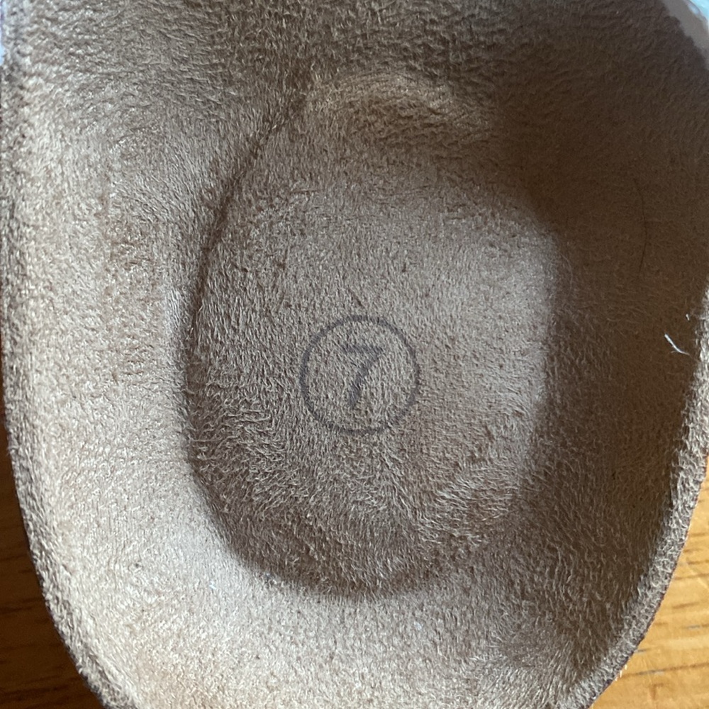 White Strappy Sandals- size 7 - Picture 4 of 4